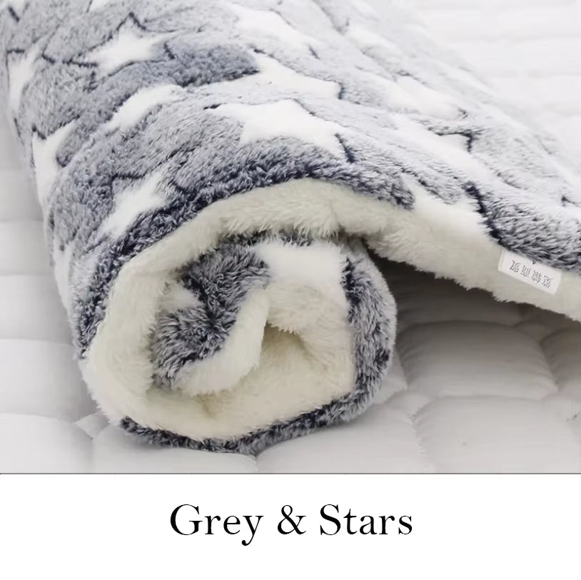 Pet Sleeping Mat Warm Dog Bed Soft Fleece Pet Blanket Cat Litter Puppy Sleep Mat Lovely Mattress Cushion for Small Large Dogs